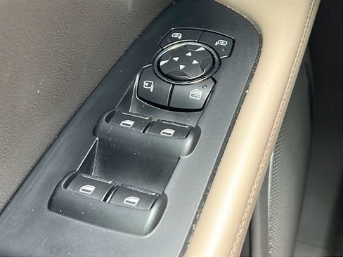 Used 2022 Lincoln Nautilus FWD w/ Premium Package image 19