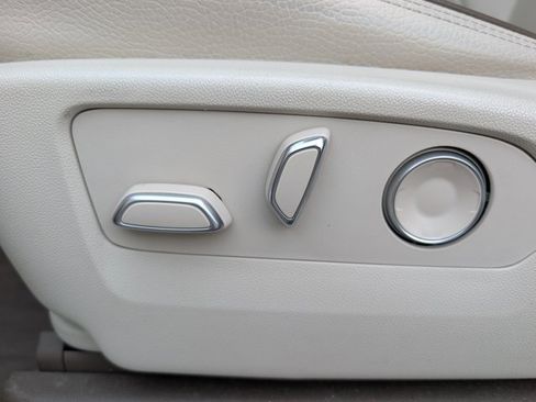 Used 2021 GMC Yukon XL Denali w/ Advanced Technology Package image 16