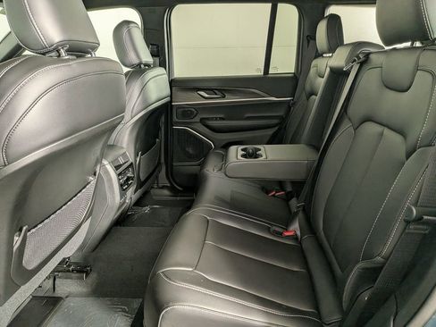New 2026 Jeep Grand Cherokee Limited w/ Limited Altitude Package AWD/4WD image 34
