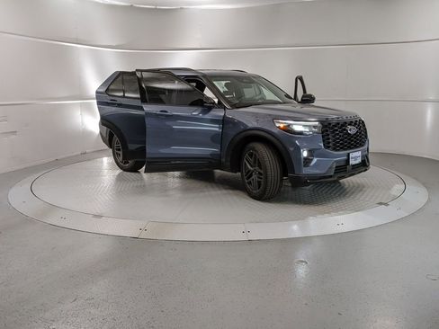 New 2025 Ford Explorer ST-Line w/ ST-Line Street Pack image 7