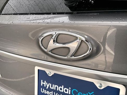 Used 2020 Hyundai Santa Fe SEL w/ Convenience Package image 26