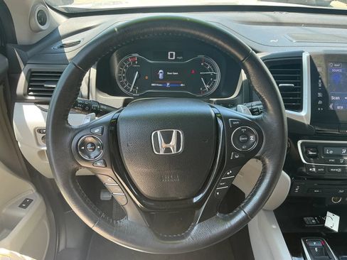 Used 2016 Honda Pilot Touring image 22