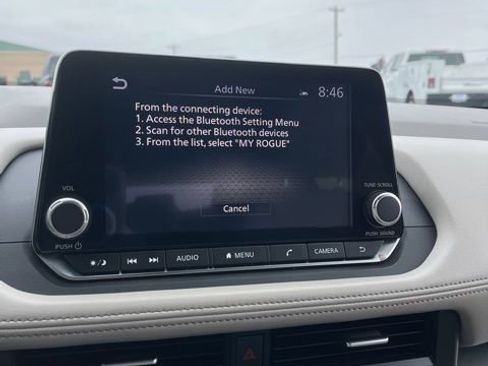 Used 2024 Nissan Rogue SV image 41