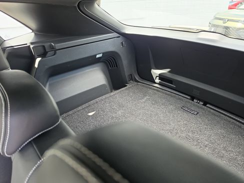 Used 2025 Volkswagen Atlas Cross Sport SE w/ Panoramic Sunroof Package image 15