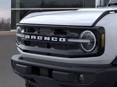 New 2025 Ford Bronco Outer Banks w/ Sasquatch Package image 19