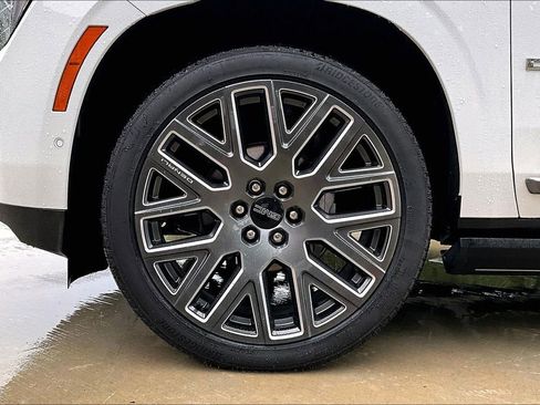 Used 2026 GMC Yukon XL Denali Ultimate w/ LPO, Floor Liner Package AWD/4WD image 11