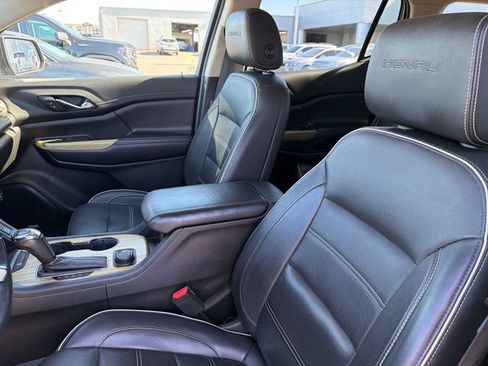 Used 2019 GMC Acadia Denali AWD/4WD image 17