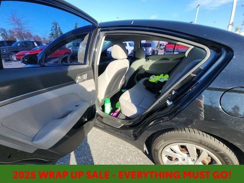 Used 2018 Hyundai Elantra SE w/ SE Connectivity Package 04 image 16