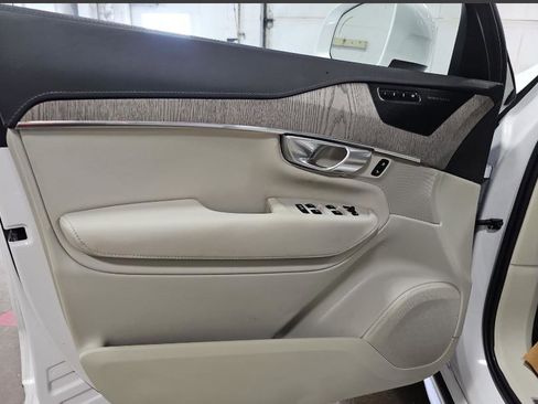 Used 2024 Volvo XC90 B6 Ultimate w/ Protection Package Premier image 14