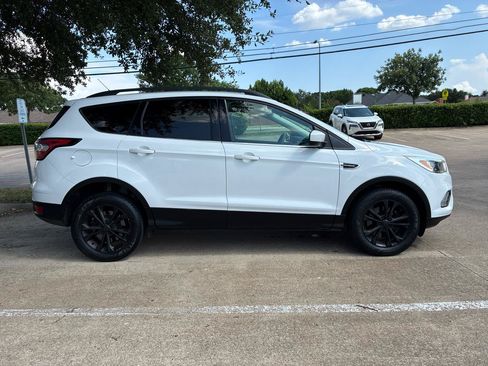 Used 2018 Ford Escape SE AWD/4WD image 8
