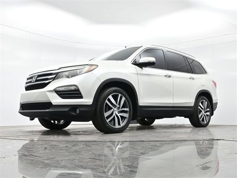 Used 2016 Honda Pilot Touring image 33