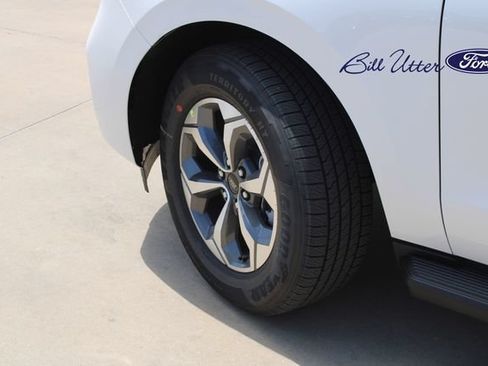 New 2027 Ford Expedition Active RWD image 5