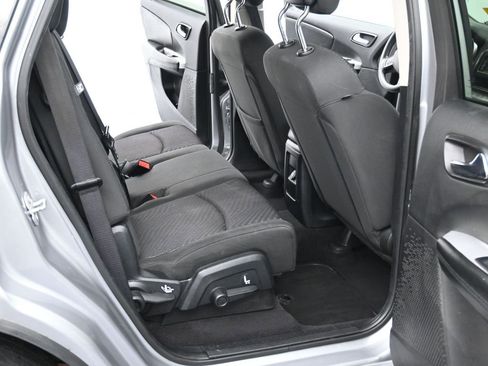 Used 2018 Dodge Journey SE image 12