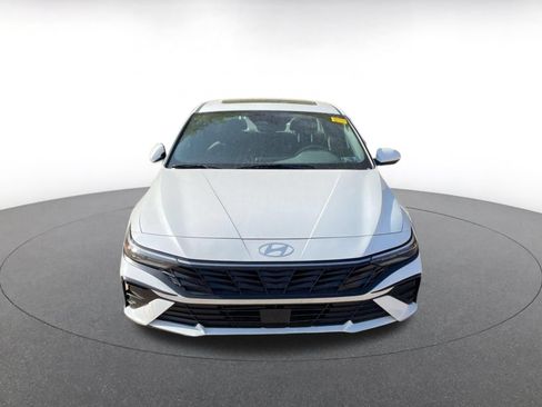 Used 2025 Hyundai Elantra SEL FWD image 3