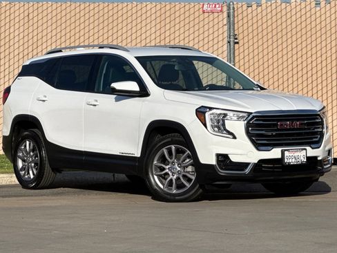 Used 2024 GMC Terrain SLT AWD/4WD image 2