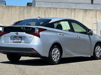 Used 2021 Toyota Prius LE FWD video 2