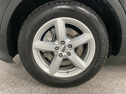 Used 2018 Ford Explorer XLT w/ Equipment Group 201A image 23