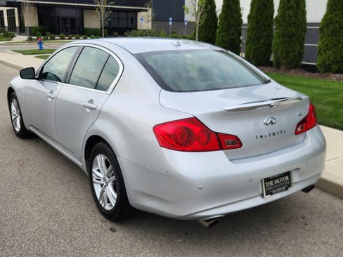 Used 2013 INFINITI G37 x Sedan w/ Premium Pkg image 3