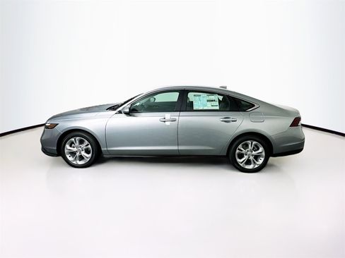 Used 2025 Honda Accord LX image 3