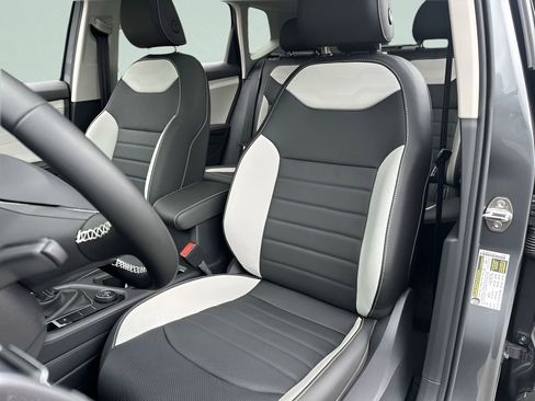 New 2026 Volkswagen Taos SEL AWD/4WD image 11