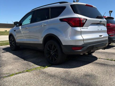Used 2019 Ford Escape SE AWD/4WD image 2