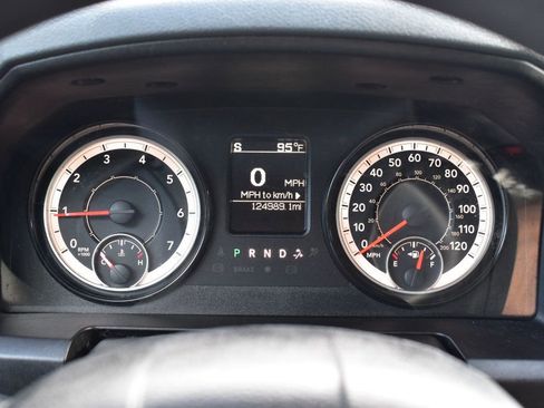 Used 2018 RAM 1500 Express image 26