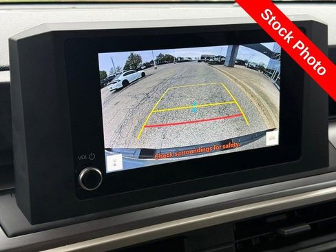 Used 2024 Toyota Tacoma SR5 AWD/4WD image 23