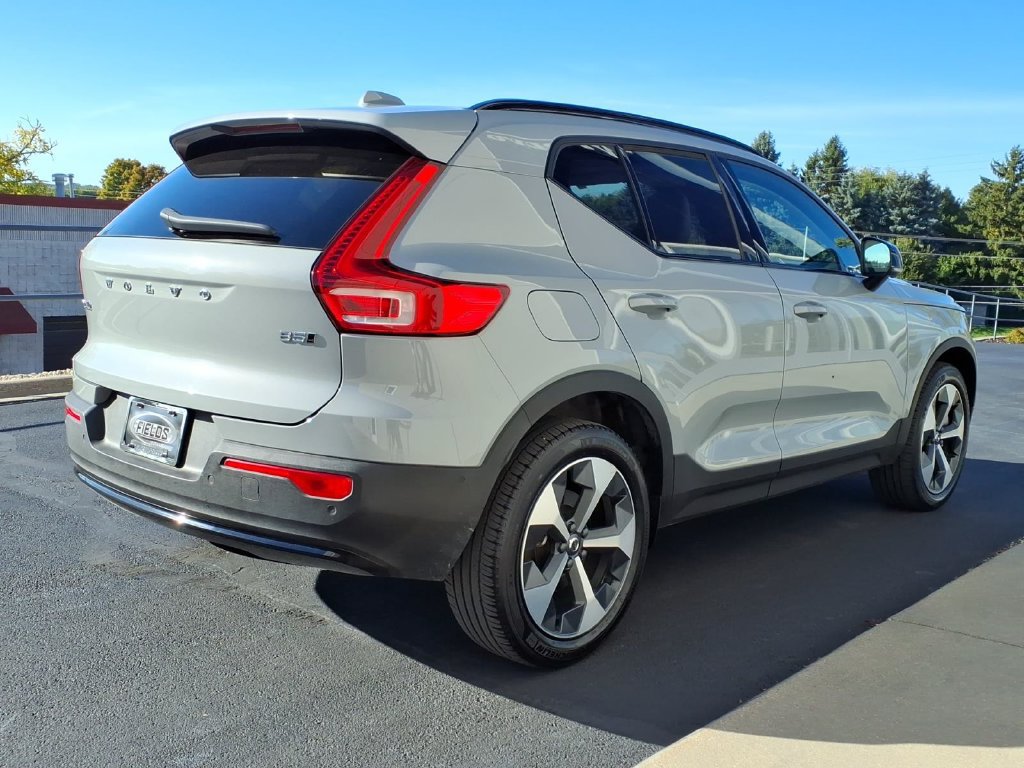 Certified 2024 Volvo XC40 B5 Plus AWD/4WD image 5
