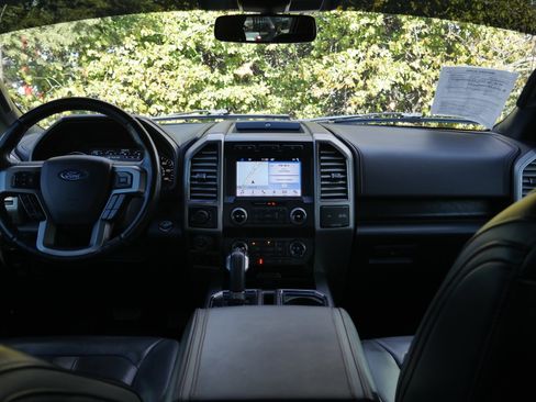 Used 2019 Ford F150 Platinum w/ Equipment Group 701A Luxury image 10