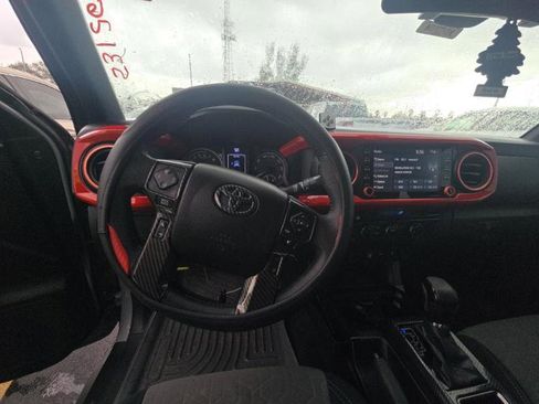 Used 2021 Toyota Tacoma TRD Off-Road image 14