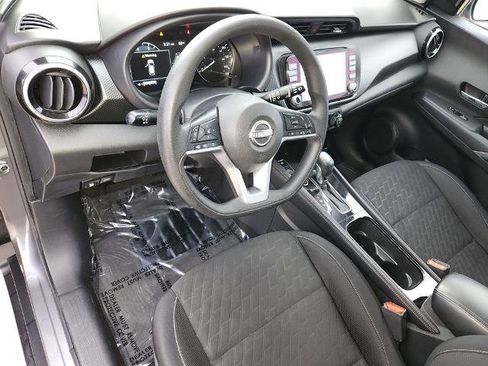 Certified 2022 Nissan Kicks SV image 11