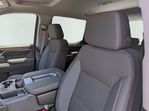 New 2025 GMC Sierra 1500 Elevation image 10