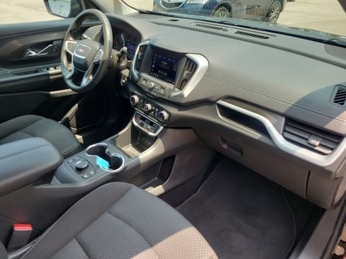 Used 2022 GMC Terrain SLE w/ Driver Convenience Package FWD image 32