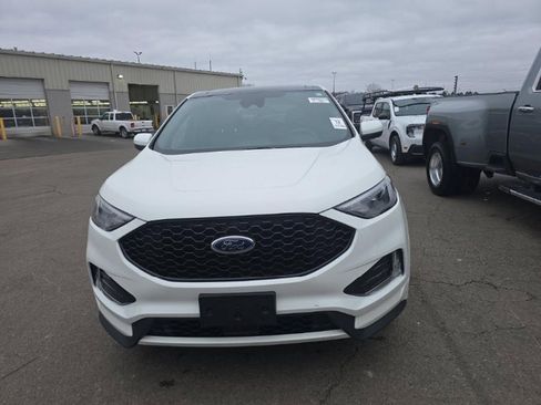 Used 2022 Ford Edge ST-Line w/ Class II Trailer Tow Package image 2