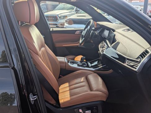 Used 2022 BMW X7 M50i AWD/4WD image 7