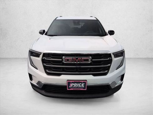 Used 2025 GMC Acadia Elevation image 2