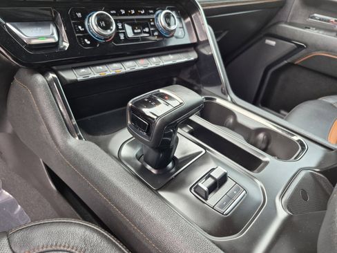 Used 2024 GMC Sierra 1500 AT4 image 12