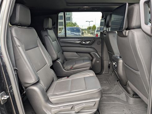Used 2024 GMC Yukon XL Denali w/ Advanced Technology Package AWD/4WD image 28
