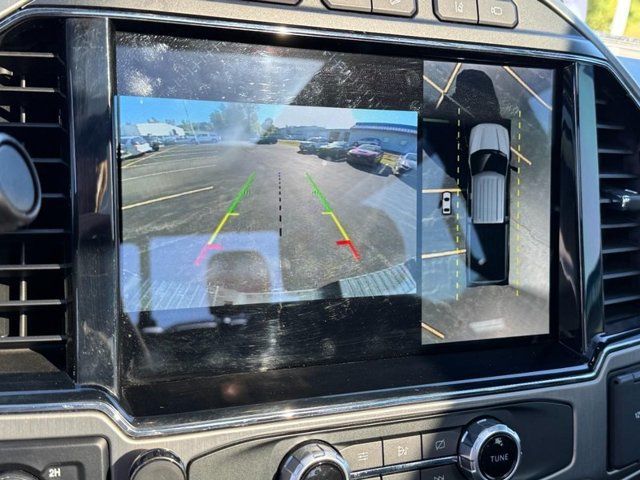 Used 2022 Ford F350 Platinum w/ FX4 Off-Road Package AWD/4WD image 22