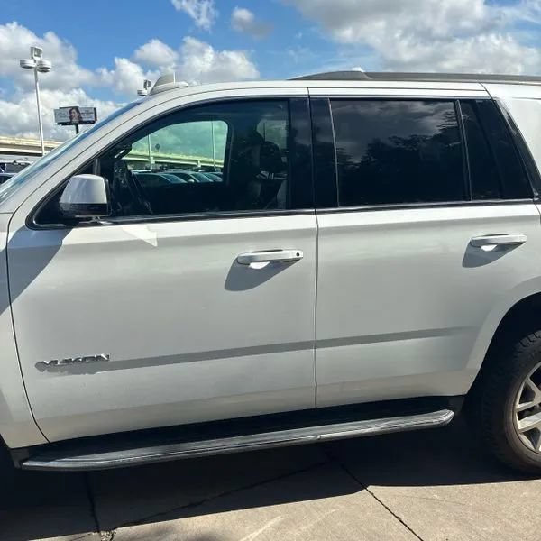 Used 2020 GMC Yukon SLT w/ Value Plus Edition AWD/4WD image 3
