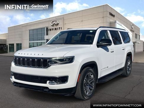 Used 2024 Jeep Wagoneer L Base w/ Premium Group I image 1