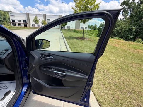 Used 2016 Ford Escape SE AWD/4WD image 17
