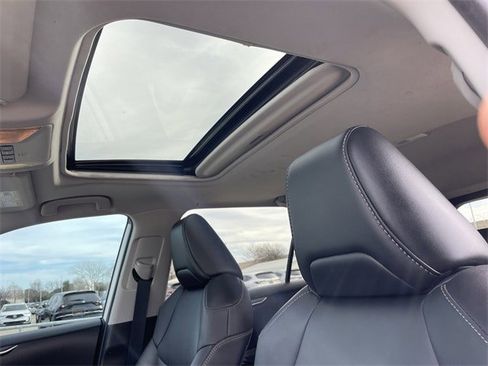 Used 2020 Toyota RAV4 XLE Premium image 24