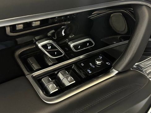 Certified 2023 Land Rover Range Rover SE image 29