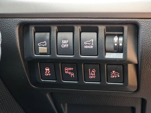 Used 2017 Subaru Outback 2.5i Limited AWD/4WD image 49