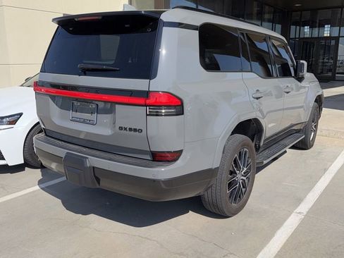 Used 2024 Lexus GX 550 w/ Accessory Package (2T) image 3