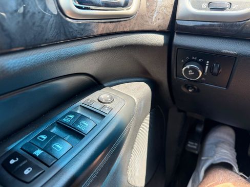 Used 2011 Jeep Grand Cherokee Laredo AWD/4WD image 22
