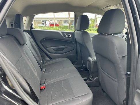 Used 2014 Ford Fiesta SE image 31