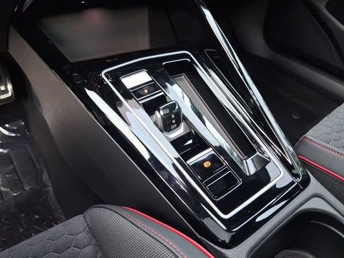 New 2026 Volkswagen GTI SE FWD image 10