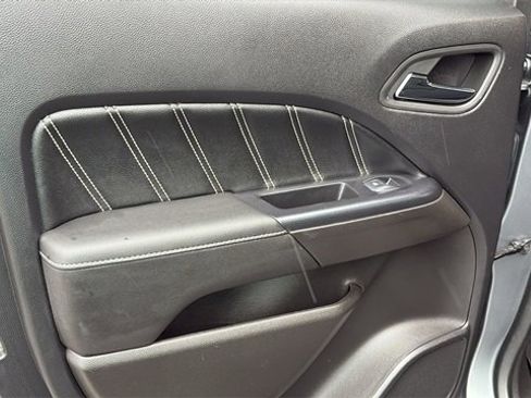 Used 2021 GMC Canyon Denali image 25